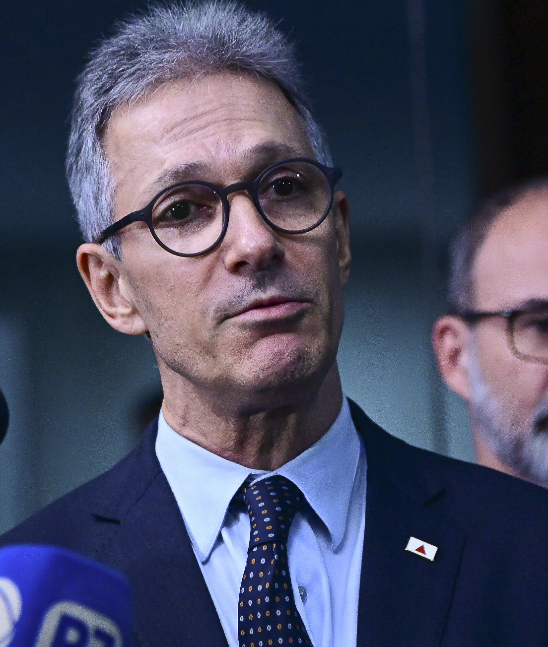 Zema desiste de debate presidencial na Band após ausência de Lula